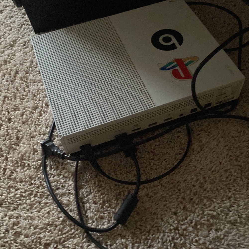 Xbox One - Picture 3 of 3